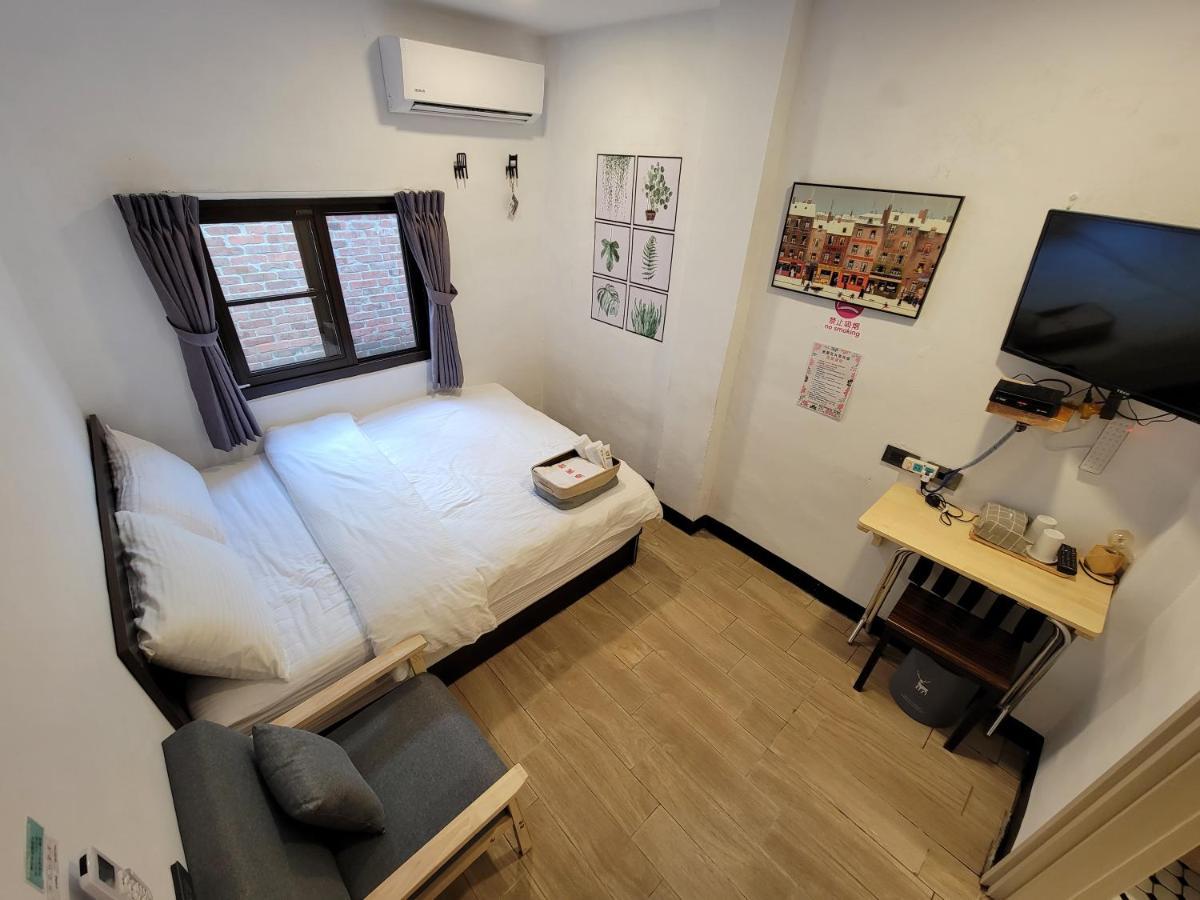 Old Wow老屋瓦共享民宿hostel 桃園市民宿074號 Longtan Exterior photo